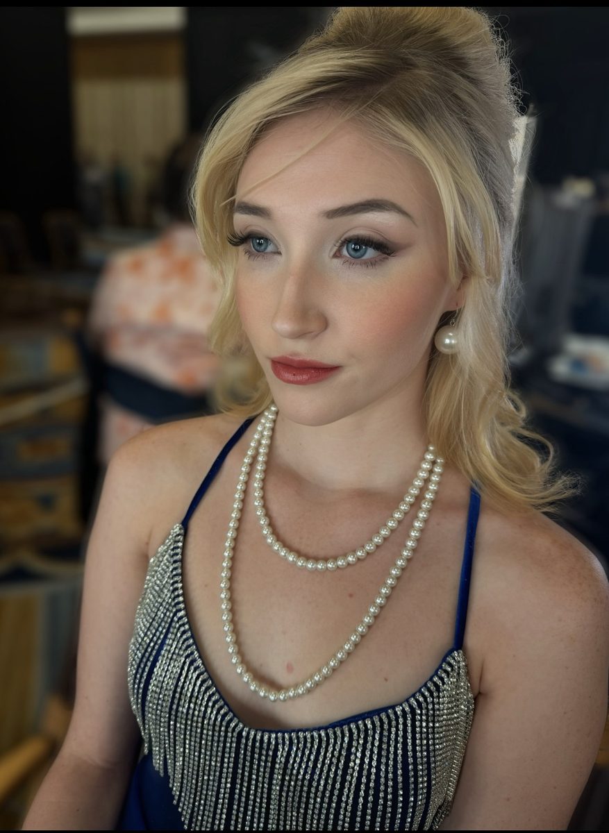 Pearl necklace glam portrait
